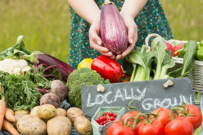 How to support local and sustainable farming with clean eating